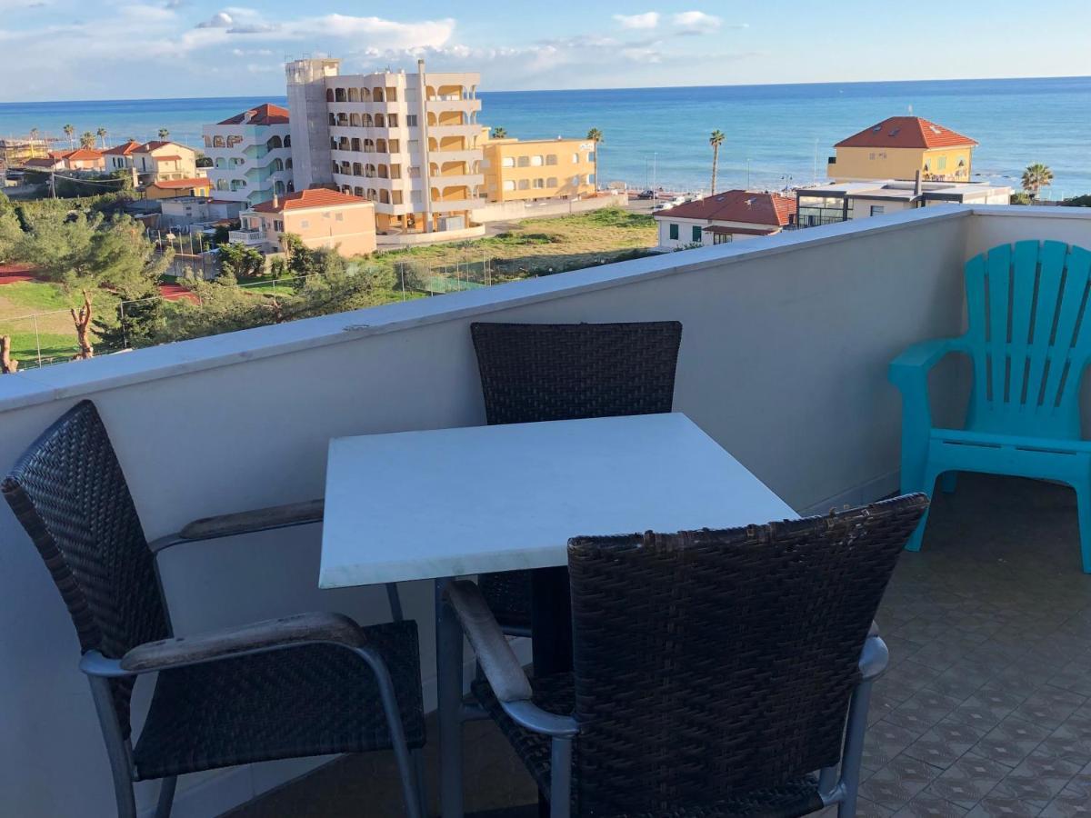 Attico Tacito Apartman Ventimiglia Kültér fotó